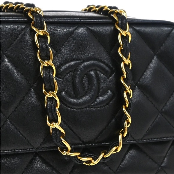 CHANEL QUILTED MINI CC TASSEL CAMERA BAG VINTAGE AUTHENTICATED - Picture 4 of 16